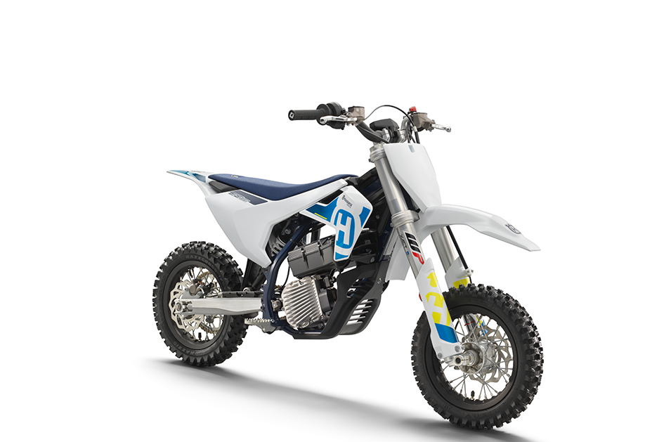 EE 3                                2023